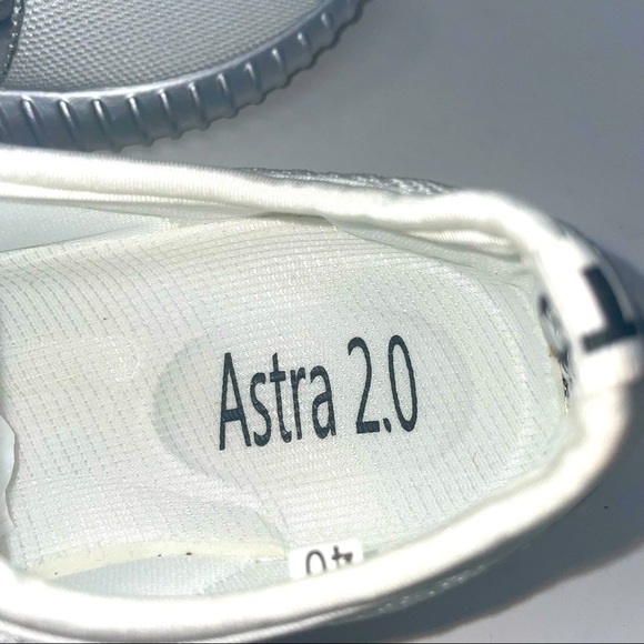 Astra 2.0 Cloud Comfort Sneakers – White & Silver, Women’s 9 / Men’s 7 - Picture 8 of 13